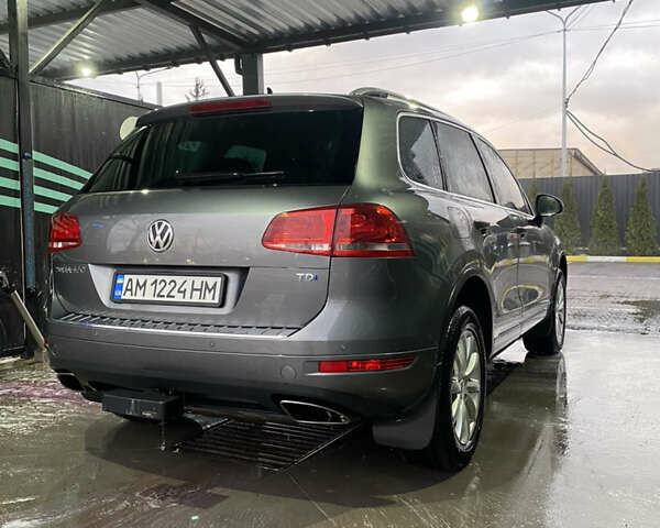 Серый Фольксваген Туарег, объемом двигателя 2.97 л и пробегом 257 тыс. км за 15500 $, фото 4 на Automoto.ua