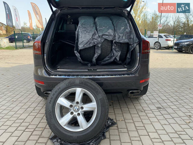 Серый Фольксваген Туарег, объемом двигателя 3 л и пробегом 260 тыс. км за 18899 $, фото 29 на Automoto.ua