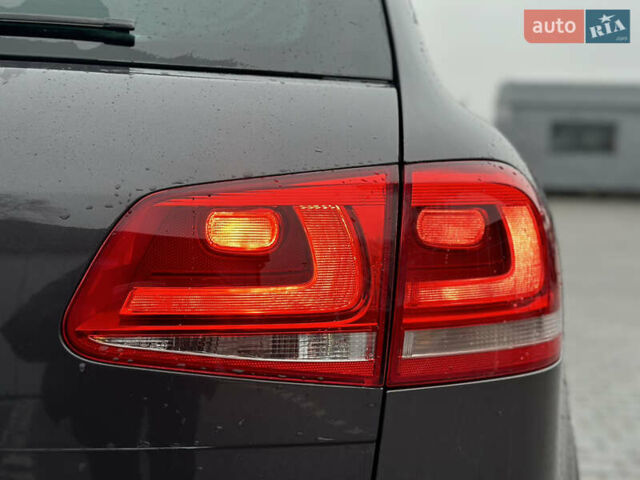 Сірий Фольксваген Туарег, об'ємом двигуна 3 л та пробігом 298 тис. км за 18500 $, фото 27 на Automoto.ua