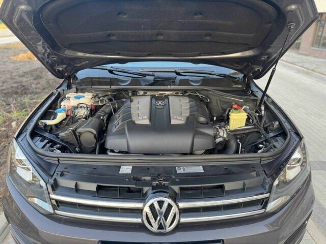 Серый Фольксваген Туарег, объемом двигателя 3 л и пробегом 189 тыс. км за 21500 $, фото 17 на Automoto.ua