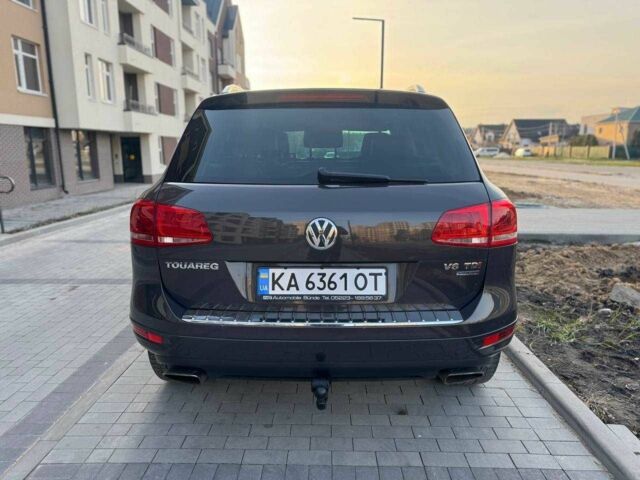 Серый Фольксваген Туарег, объемом двигателя 3 л и пробегом 189 тыс. км за 21500 $, фото 5 на Automoto.ua