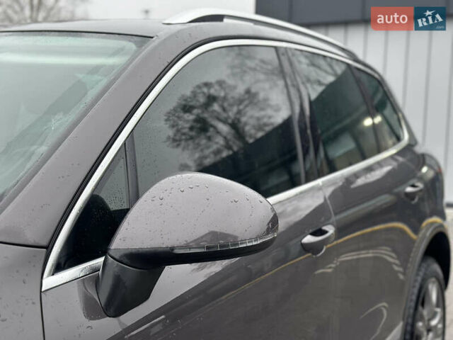 Сірий Фольксваген Туарег, об'ємом двигуна 3 л та пробігом 298 тис. км за 18500 $, фото 6 на Automoto.ua