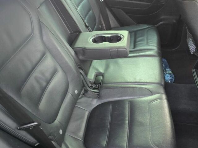 Серый Фольксваген Туарег, объемом двигателя 3 л и пробегом 238 тыс. км за 2248 $, фото 6 на Automoto.ua