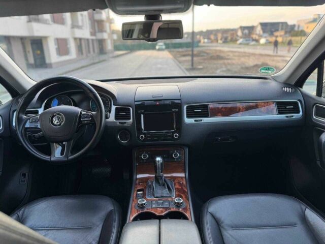 Серый Фольксваген Туарег, объемом двигателя 3 л и пробегом 189 тыс. км за 21500 $, фото 9 на Automoto.ua