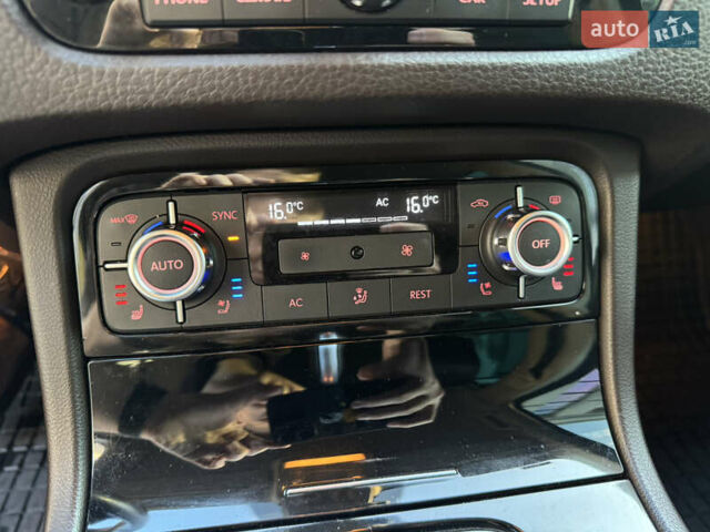 Сірий Фольксваген Туарег, об'ємом двигуна 2.97 л та пробігом 238 тис. км за 18300 $, фото 45 на Automoto.ua