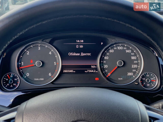 Серый Фольксваген Туарег, объемом двигателя 3 л и пробегом 260 тыс. км за 18899 $, фото 56 на Automoto.ua