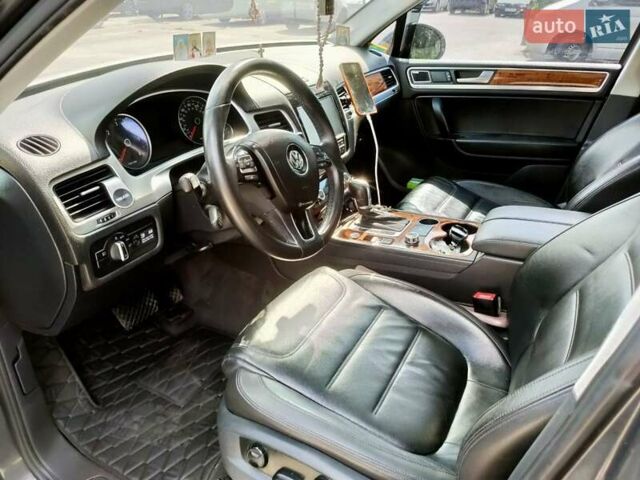 Серый Фольксваген Туарег, объемом двигателя 3 л и пробегом 278 тыс. км за 16999 $, фото 22 на Automoto.ua