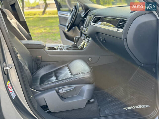 Сірий Фольксваген Туарег, об'ємом двигуна 2.97 л та пробігом 288 тис. км за 17700 $, фото 20 на Automoto.ua