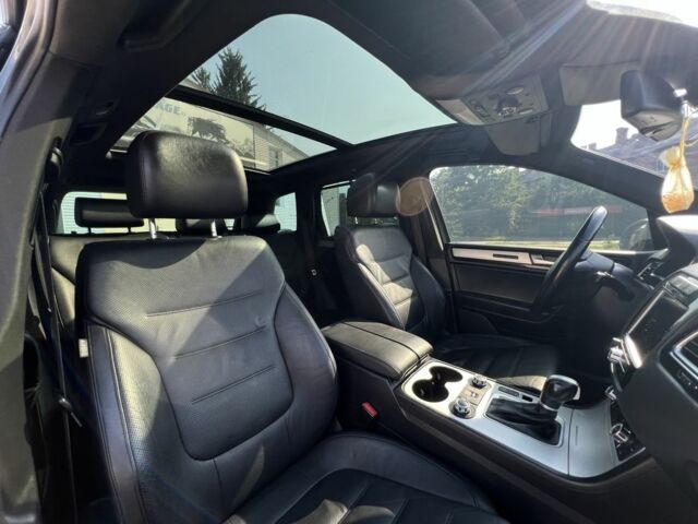 Серый Фольксваген Туарег, объемом двигателя 3 л и пробегом 253 тыс. км за 17000 $, фото 22 на Automoto.ua