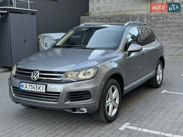 Сірий Фольксваген Туарег, об'ємом двигуна 2.97 л та пробігом 238 тис. км за 18300 $, фото 4 на Automoto.ua