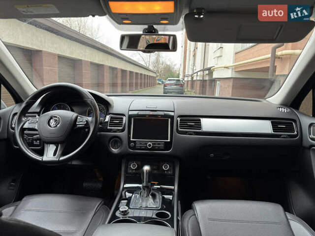 Серый Фольксваген Туарег, объемом двигателя 2.97 л и пробегом 285 тыс. км за 16990 $, фото 30 на Automoto.ua