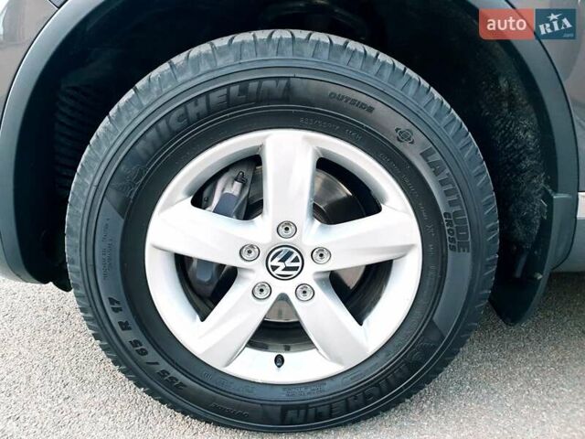 Сірий Фольксваген Туарег, об'ємом двигуна 2.97 л та пробігом 280 тис. км за 15769 $, фото 51 на Automoto.ua