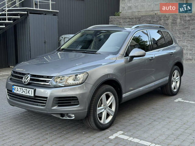 Сірий Фольксваген Туарег, об'ємом двигуна 2.97 л та пробігом 238 тис. км за 18300 $, фото 2 на Automoto.ua