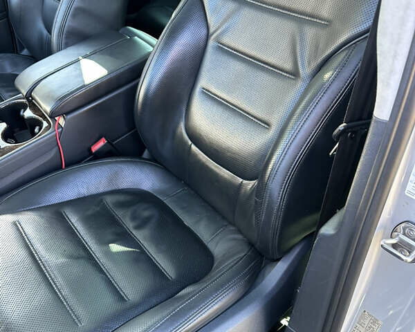 Серый Фольксваген Туарег, объемом двигателя 2.97 л и пробегом 296 тыс. км за 21000 $, фото 10 на Automoto.ua