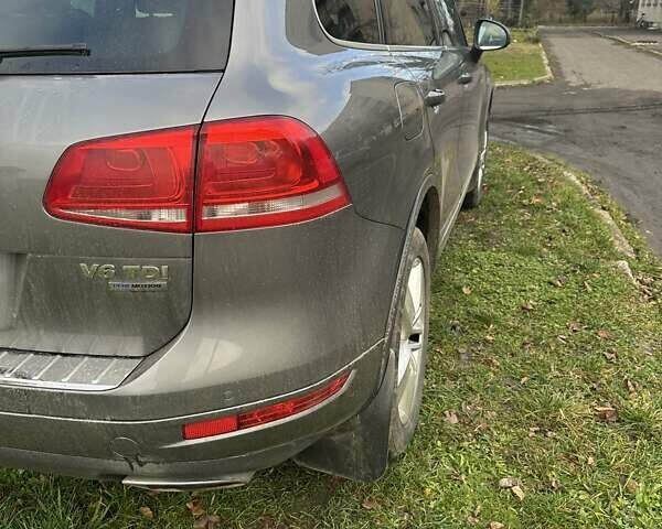 Серый Фольксваген Туарег, объемом двигателя 2.97 л и пробегом 228 тыс. км за 18700 $, фото 8 на Automoto.ua