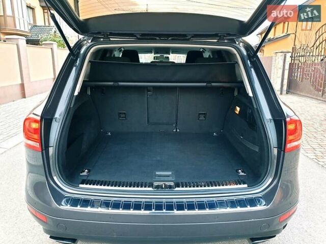 Сірий Фольксваген Туарег, об'ємом двигуна 2.97 л та пробігом 280 тис. км за 15769 $, фото 41 на Automoto.ua