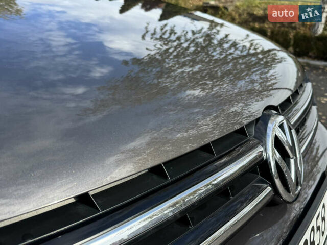 Сірий Фольксваген Туарег, об'ємом двигуна 3 л та пробігом 260 тис. км за 16700 $, фото 32 на Automoto.ua