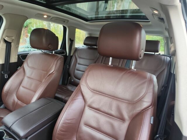 Серый Фольксваген Туарег, объемом двигателя 3.6 л и пробегом 192 тыс. км за 15200 $, фото 6 на Automoto.ua