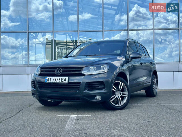 Серый Фольксваген Туарег, объемом двигателя 3 л и пробегом 226 тыс. км за 15490 $, фото 70 на Automoto.ua