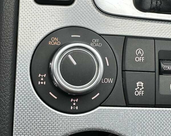 Серый Фольксваген Туарег, объемом двигателя 3 л и пробегом 190 тыс. км за 22700 $, фото 9 на Automoto.ua