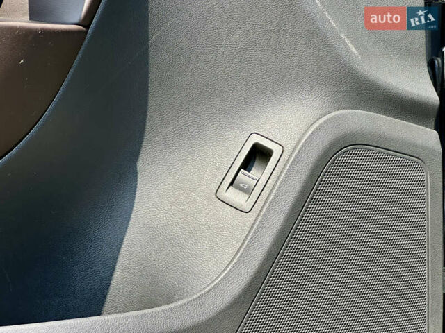 Серый Фольксваген Туарег, объемом двигателя 3 л и пробегом 226 тыс. км за 15490 $, фото 25 на Automoto.ua