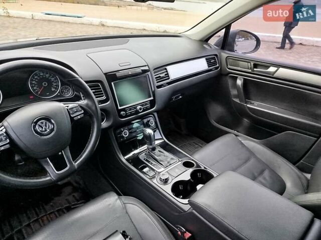 Серый Фольксваген Туарег, объемом двигателя 3 л и пробегом 255 тыс. км за 13500 $, фото 8 на Automoto.ua