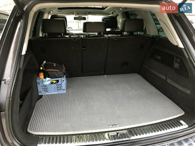 Серый Фольксваген Туарег, объемом двигателя 2.97 л и пробегом 263 тыс. км за 15900 $, фото 47 на Automoto.ua