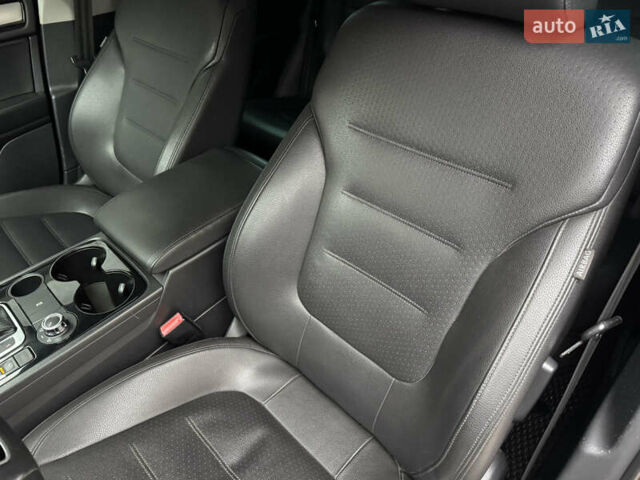 Серый Фольксваген Туарег, объемом двигателя 3 л и пробегом 260 тыс. км за 16700 $, фото 43 на Automoto.ua