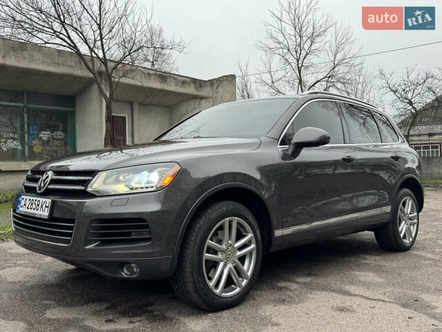 Серый Фольксваген Туарег, объемом двигателя 3 л и пробегом 260 тыс. км за 16700 $, фото 16 на Automoto.ua