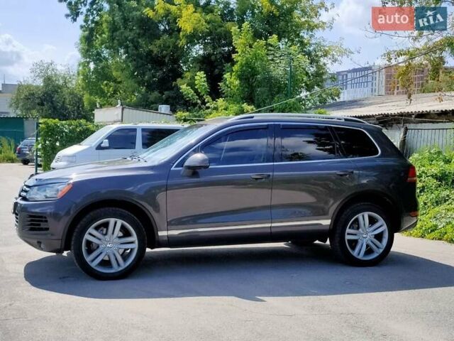 Серый Фольксваген Туарег, объемом двигателя 3 л и пробегом 278 тыс. км за 16999 $, фото 8 на Automoto.ua