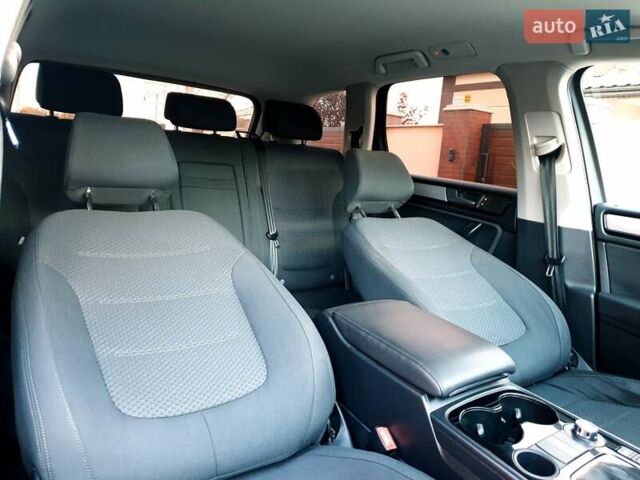 Сірий Фольксваген Туарег, об'ємом двигуна 2.97 л та пробігом 280 тис. км за 15769 $, фото 45 на Automoto.ua