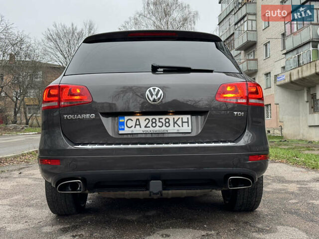 Серый Фольксваген Туарег, объемом двигателя 3 л и пробегом 260 тыс. км за 16700 $, фото 10 на Automoto.ua