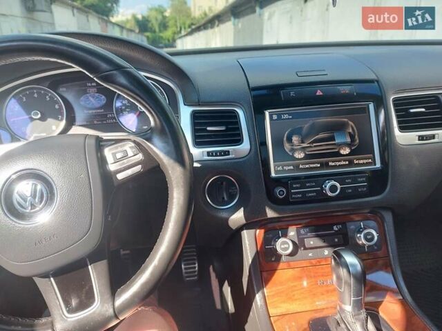 Сірий Фольксваген Туарег, об'ємом двигуна 3 л та пробігом 154 тис. км за 15800 $, фото 33 на Automoto.ua