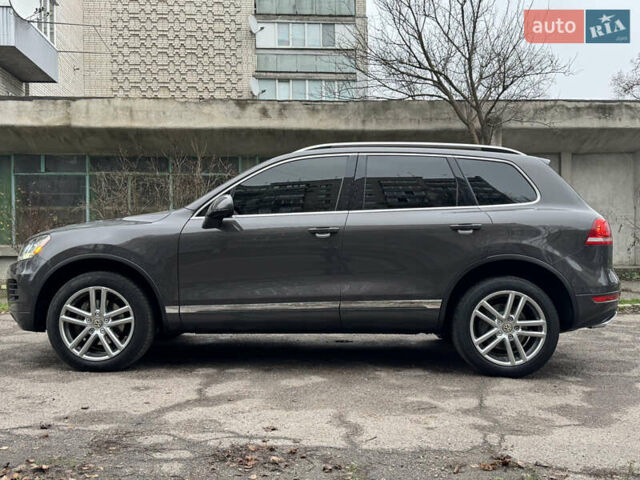 Серый Фольксваген Туарег, объемом двигателя 3 л и пробегом 260 тыс. км за 16700 $, фото 14 на Automoto.ua