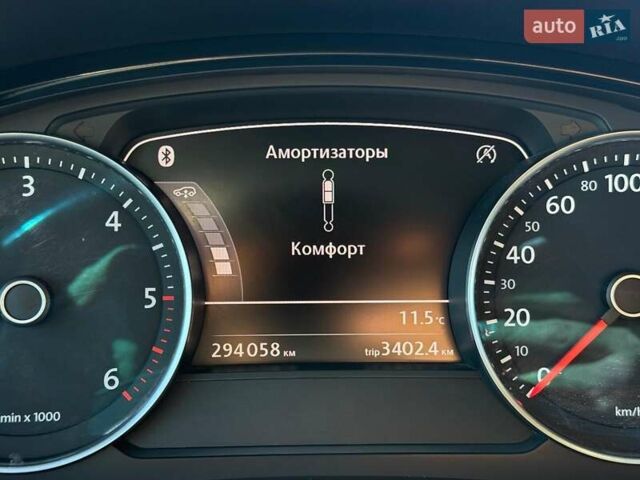 Серый Фольксваген Туарег, объемом двигателя 3 л и пробегом 294 тыс. км за 17890 $, фото 25 на Automoto.ua