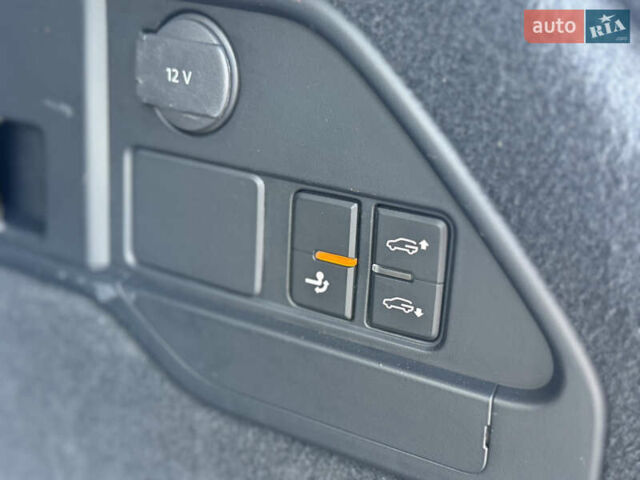 Сірий Фольксваген Туарег, об'ємом двигуна 2.97 л та пробігом 288 тис. км за 17700 $, фото 27 на Automoto.ua