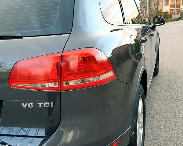 Сірий Фольксваген Туарег, об'ємом двигуна 2.97 л та пробігом 280 тис. км за 15769 $, фото 21 на Automoto.ua