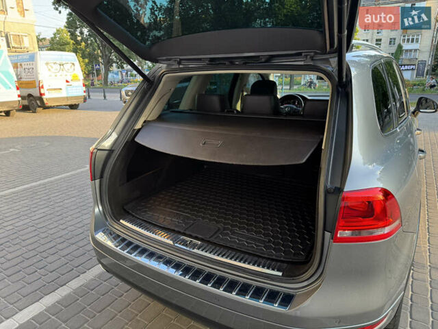 Сірий Фольксваген Туарег, об'ємом двигуна 2.97 л та пробігом 238 тис. км за 18300 $, фото 62 на Automoto.ua