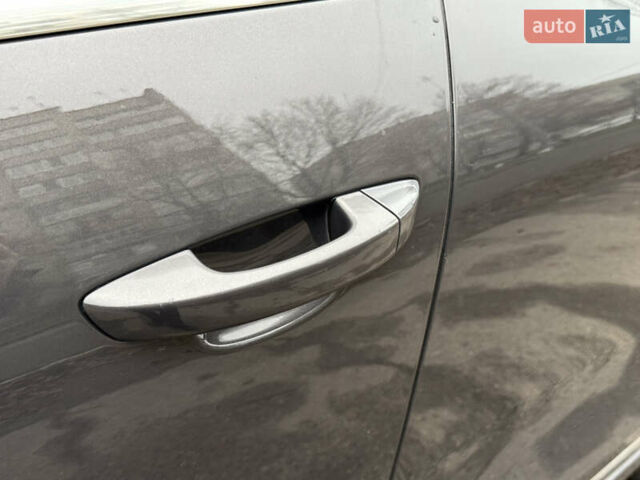 Серый Фольксваген Туарег, объемом двигателя 3 л и пробегом 260 тыс. км за 16700 $, фото 27 на Automoto.ua