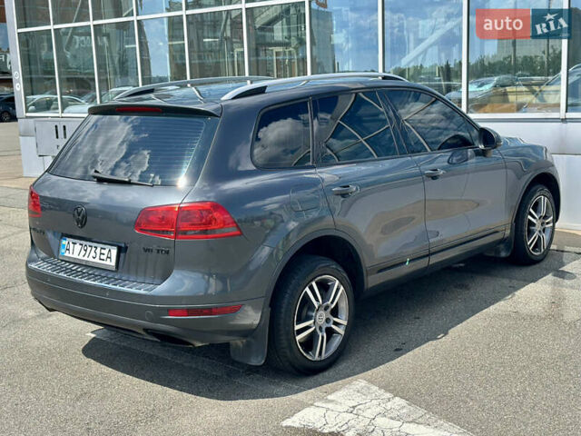 Серый Фольксваген Туарег, объемом двигателя 3 л и пробегом 226 тыс. км за 15490 $, фото 74 на Automoto.ua
