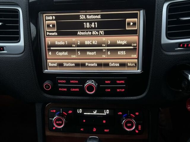 Серый Фольксваген Туарег, объемом двигателя 3 л и пробегом 220 тыс. км за 10750 $, фото 16 на Automoto.ua