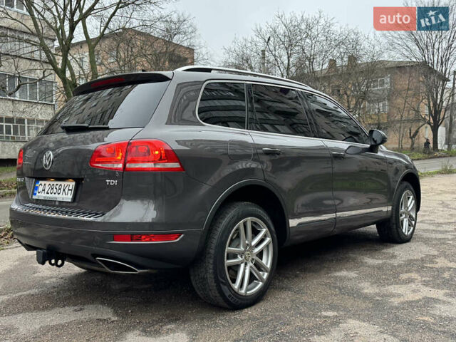 Серый Фольксваген Туарег, объемом двигателя 3 л и пробегом 260 тыс. км за 16700 $, фото 8 на Automoto.ua