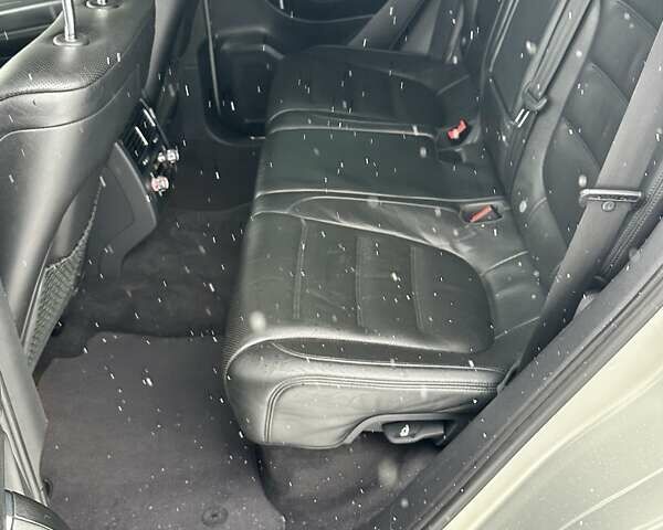 Серый Фольксваген Туарег, объемом двигателя 3 л и пробегом 190 тыс. км за 22700 $, фото 57 на Automoto.ua