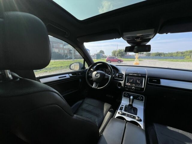 Серый Фольксваген Туарег, объемом двигателя 3 л и пробегом 253 тыс. км за 17000 $, фото 20 на Automoto.ua