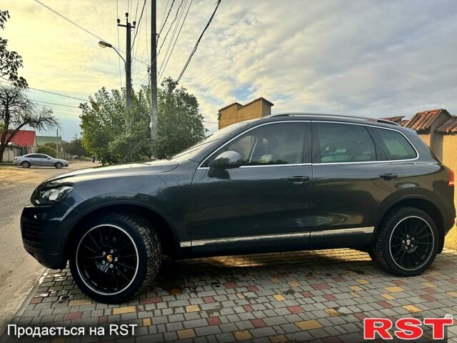 Серый Фольксваген Туарег, объемом двигателя 3 л и пробегом 130 тыс. км за 18000 $, фото 7 на Automoto.ua