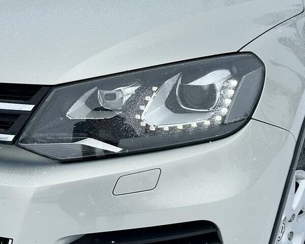 Серый Фольксваген Туарег, объемом двигателя 3 л и пробегом 190 тыс. км за 22700 $, фото 16 на Automoto.ua