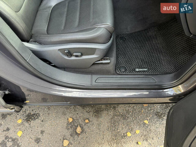 Сірий Фольксваген Туарег, об'ємом двигуна 3 л та пробігом 260 тис. км за 16700 $, фото 60 на Automoto.ua