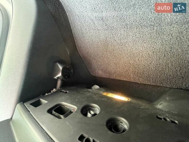 Серый Фольксваген Туарег, объемом двигателя 3 л и пробегом 232 тыс. км за 19700 $, фото 25 на Automoto.ua