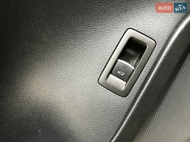 Серый Фольксваген Туарег, объемом двигателя 2.97 л и пробегом 263 тыс. км за 15900 $, фото 30 на Automoto.ua