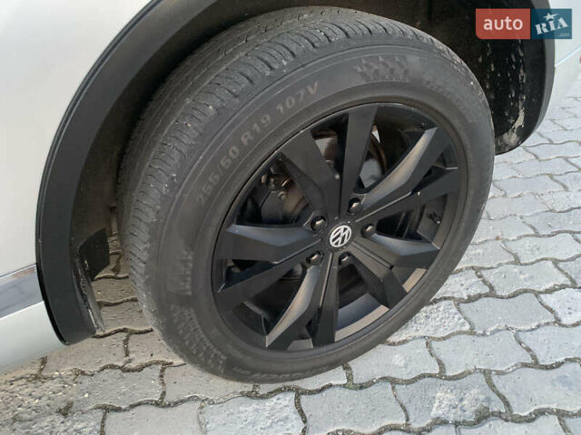 Сірий Фольксваген Туарег, об'ємом двигуна 2.97 л та пробігом 211 тис. км за 20299 $, фото 21 на Automoto.ua